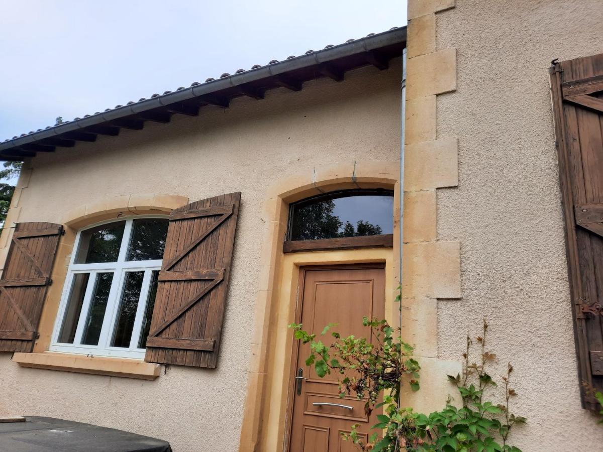 Chez Line Et Pierre: Appartement Spacieux, Lumineux Et Equipe La Bastide-de-Serou Exterior photo